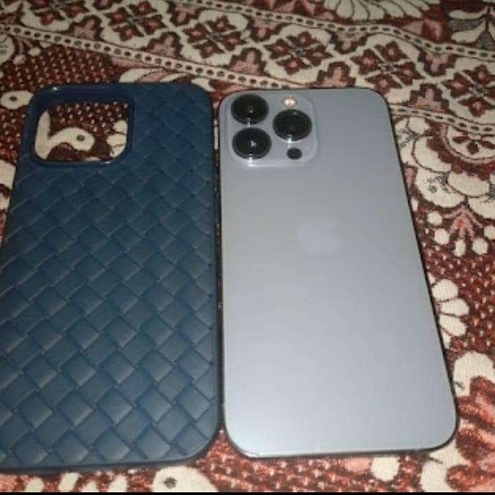 Apple iPhone 13 Pro 4