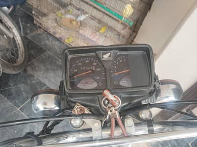 cg125 bhtreen bike new lyny ki wja sy sale kr Ra hu . . . or original