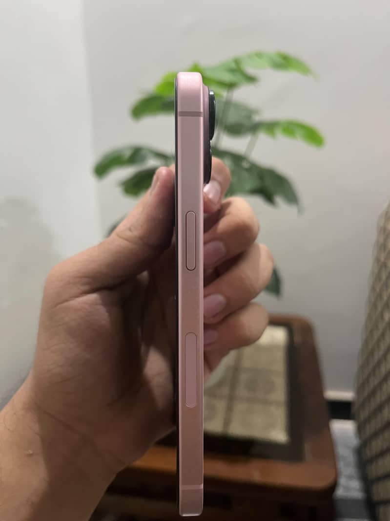 Apple iPhone 15 2
