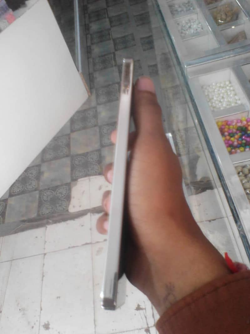 Infinix Note 40 4