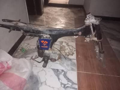 Honda 70 Lahore number 80/82 old book name pe hai plz read pora add