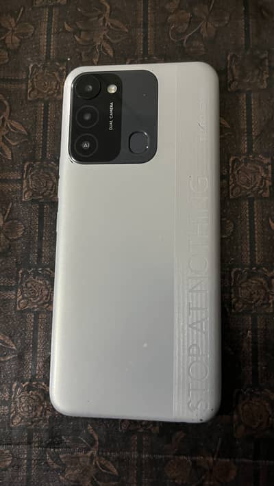 Tecno Spark 8C