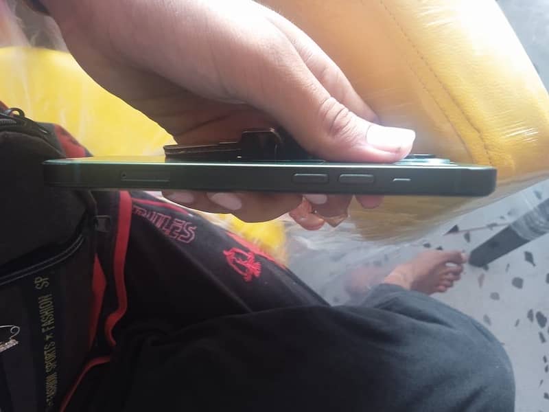 Apple iPhone 13 1