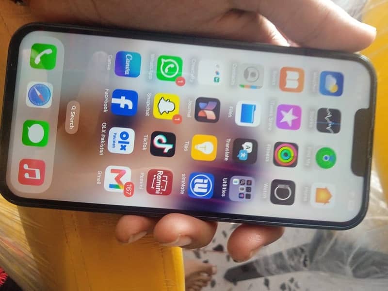 Apple iPhone 13 4