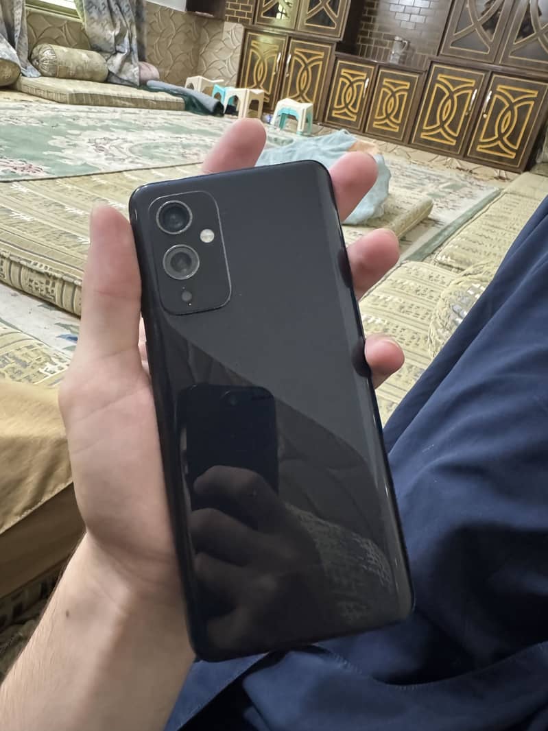 One Plus 9 5G 1