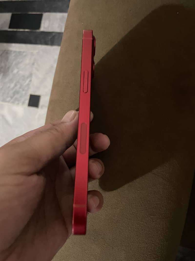 Apple iPhone 13 2