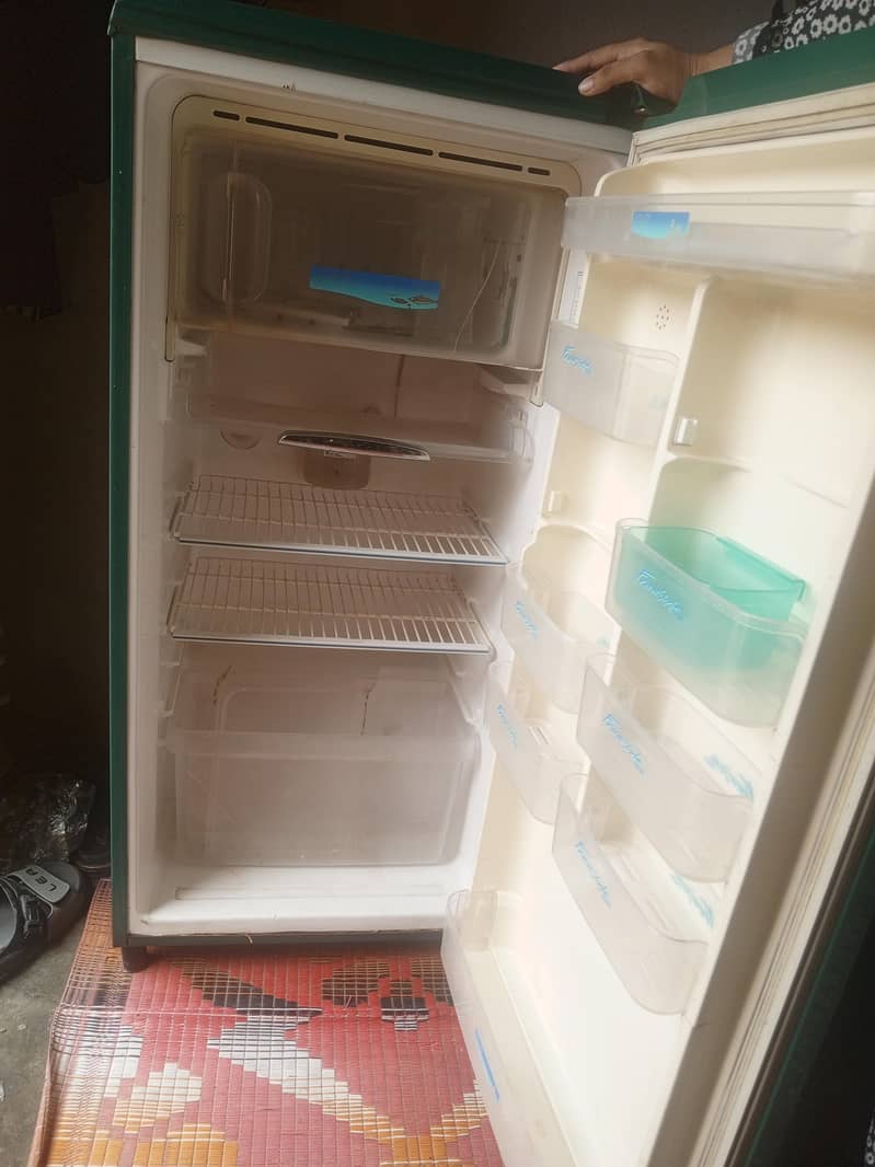 refrigerator Mitsubishi 1