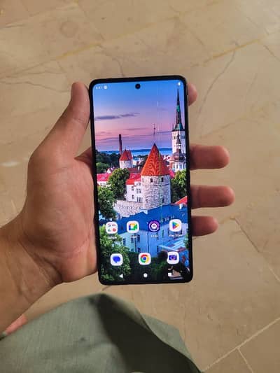 Moto Edge 30Pro 12/256 NON PTA