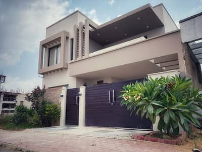 Prime Location 272 Square Yards House For Sale In The Perfect Location Of Bahria Town - Precinct 16