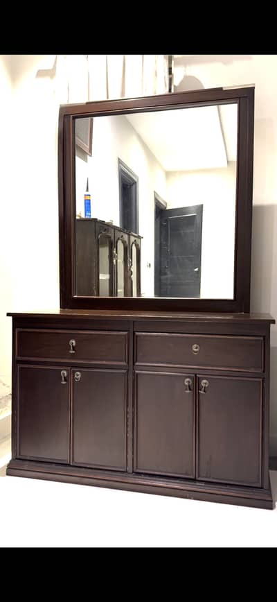 Solid wood dressing table