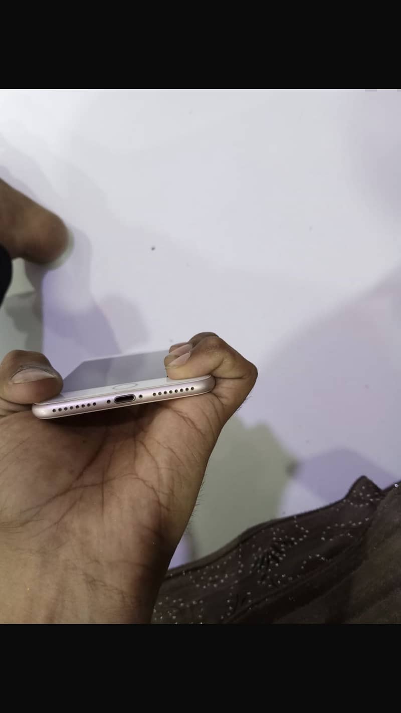 Apple iPhone 7 Plus 2