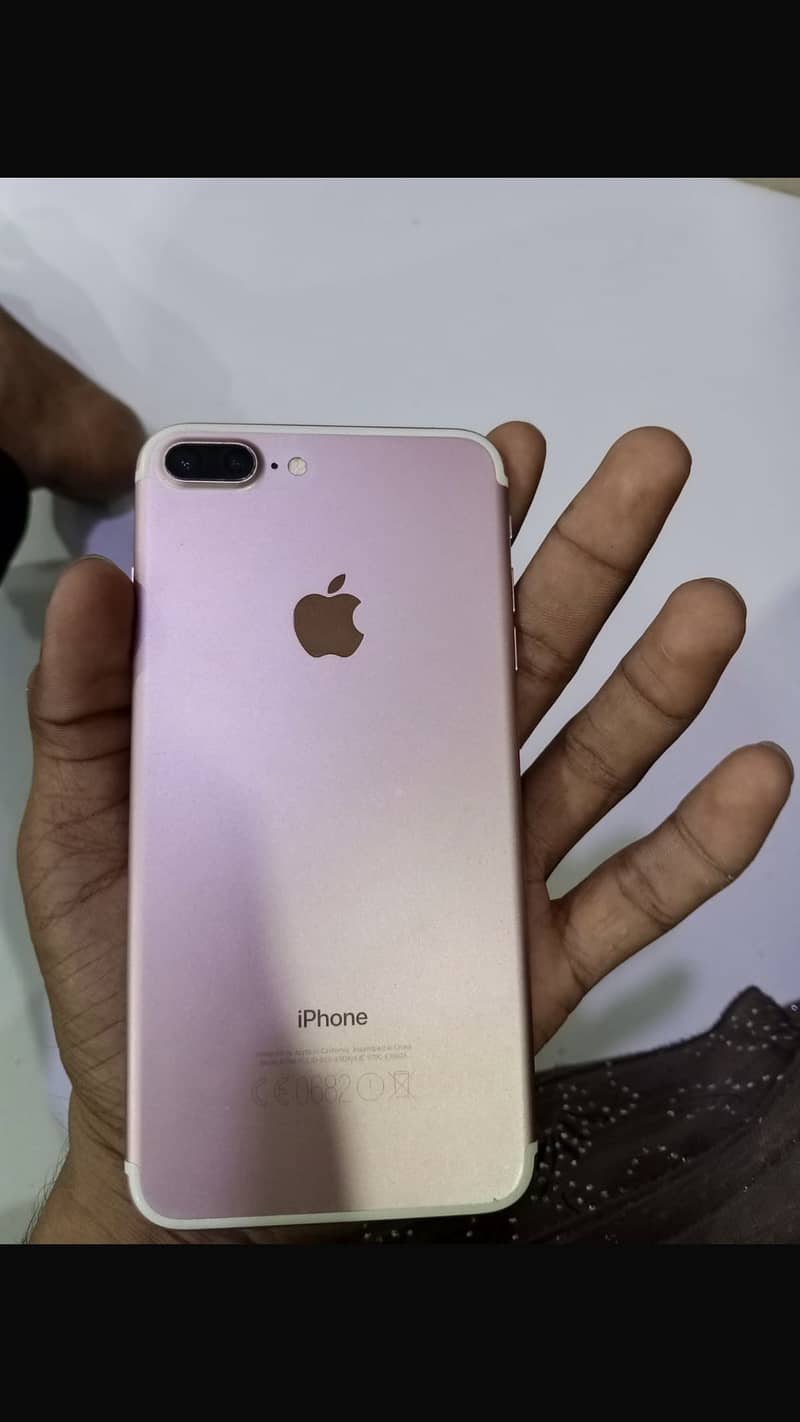 Apple iPhone 7 Plus 3