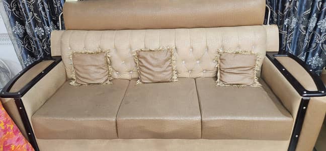 3 piece sofa set for sale in very good condition