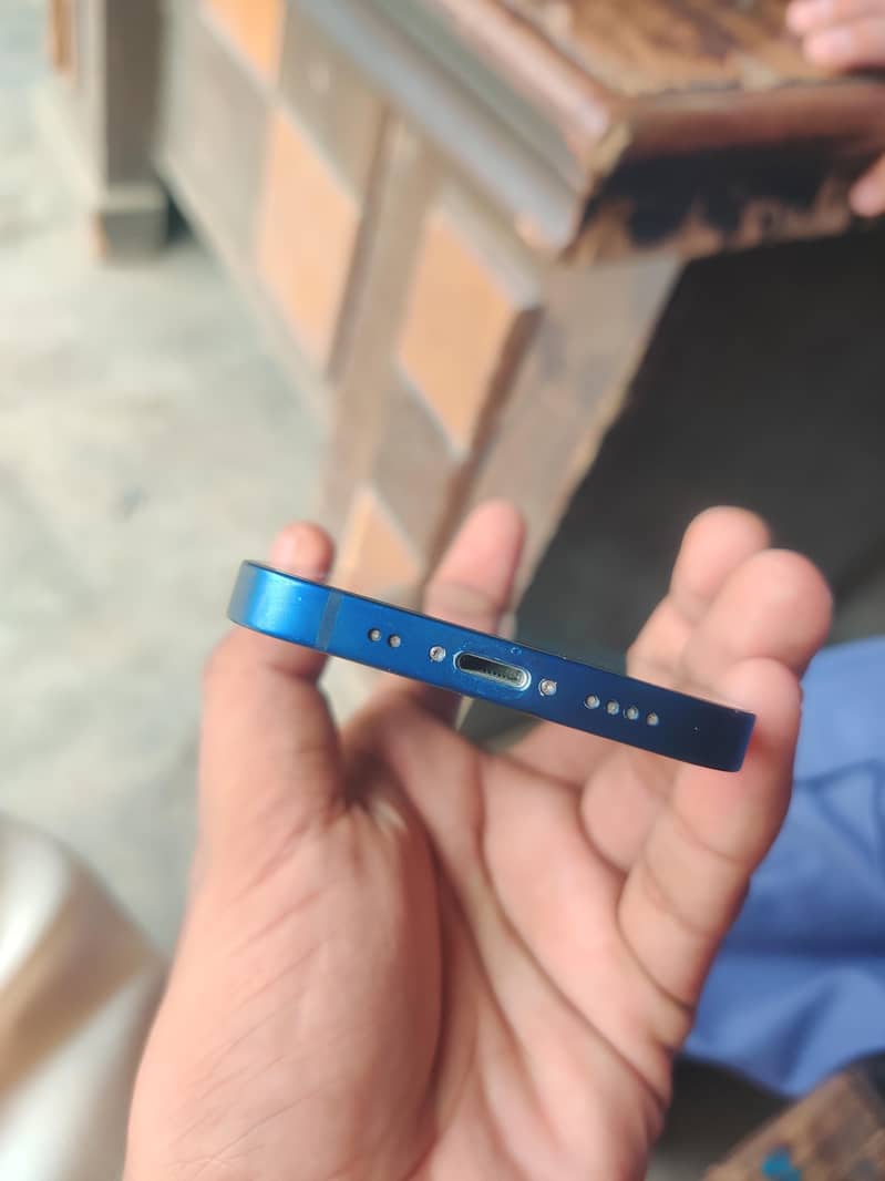 Apple iPhone 12 mini 1