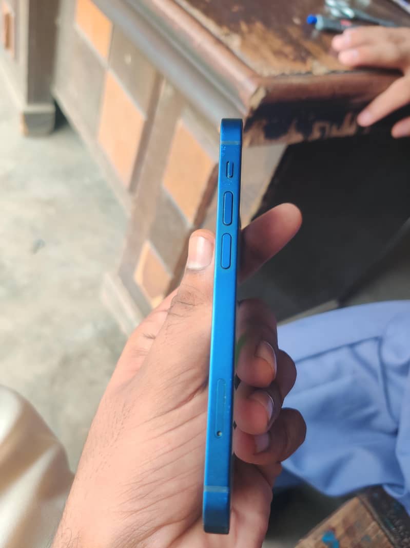 Apple iPhone 12 mini 4