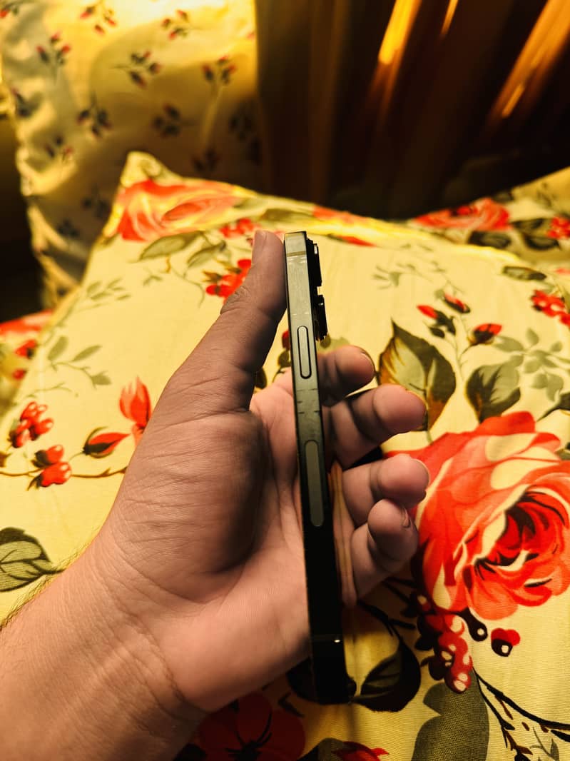 Apple iPhone 14 2