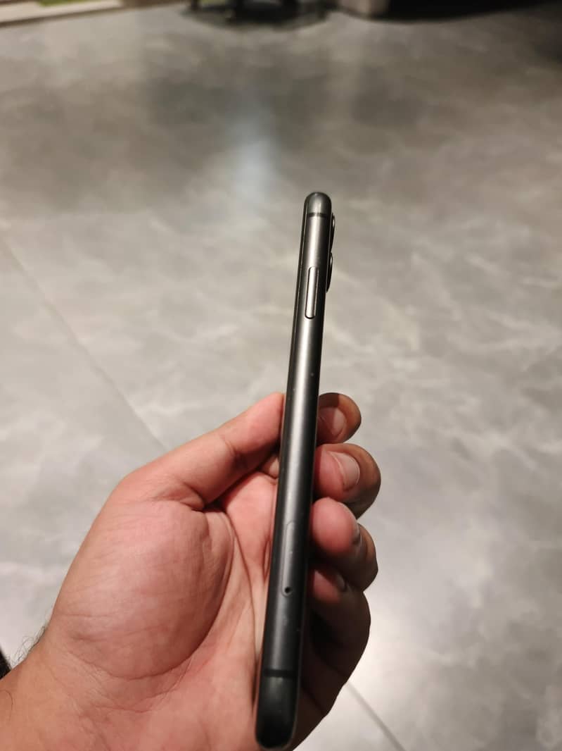 Apple iPhone 11 5