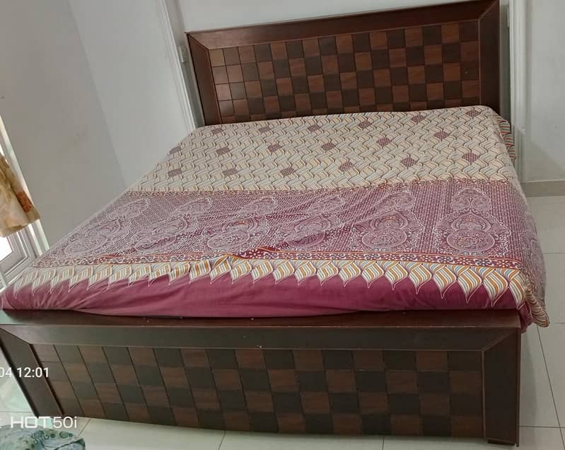 King size bed 2