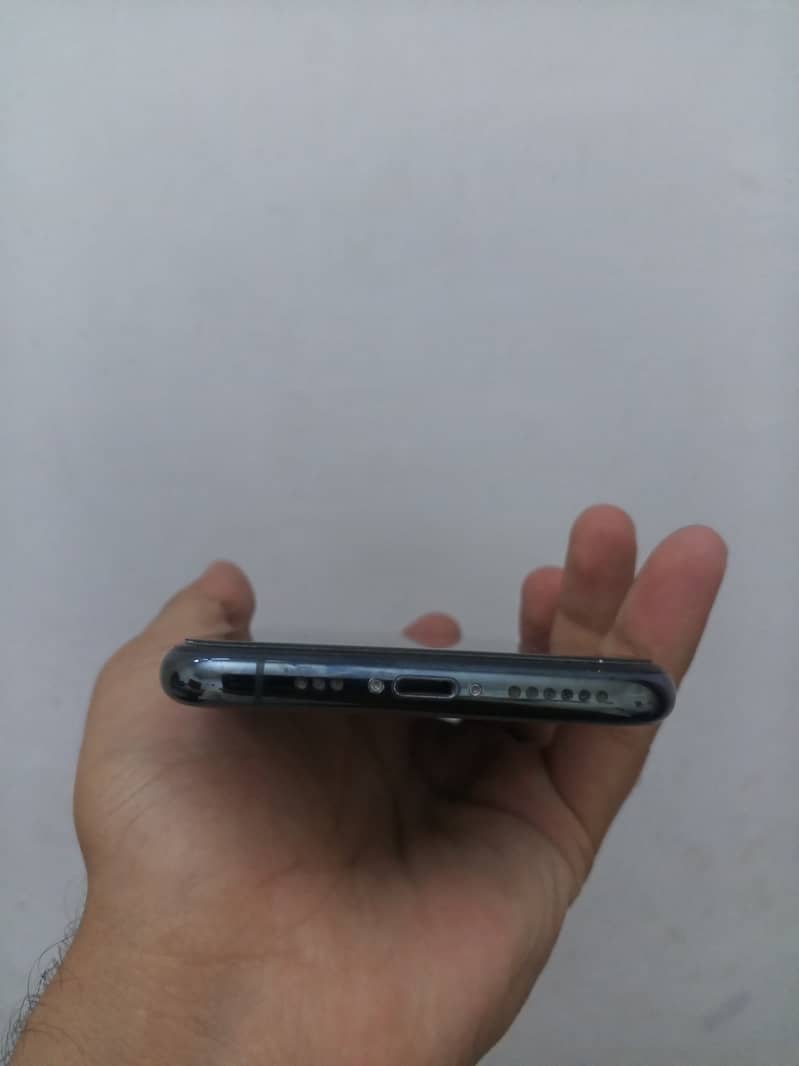 Apple iPhone 11 Pro 2