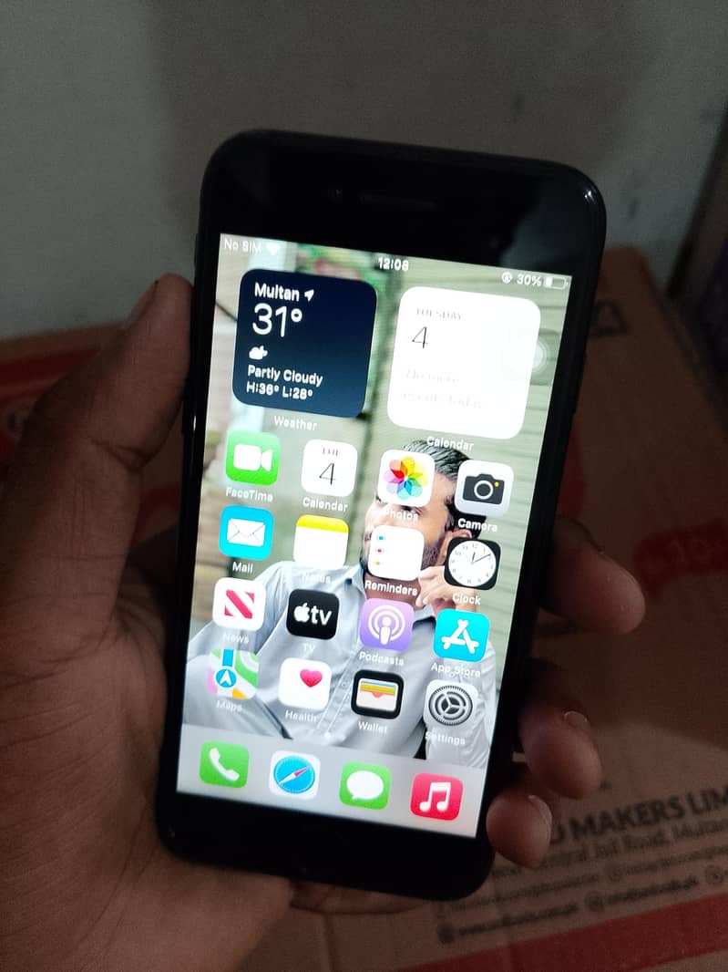 Apple iPhone 7 3