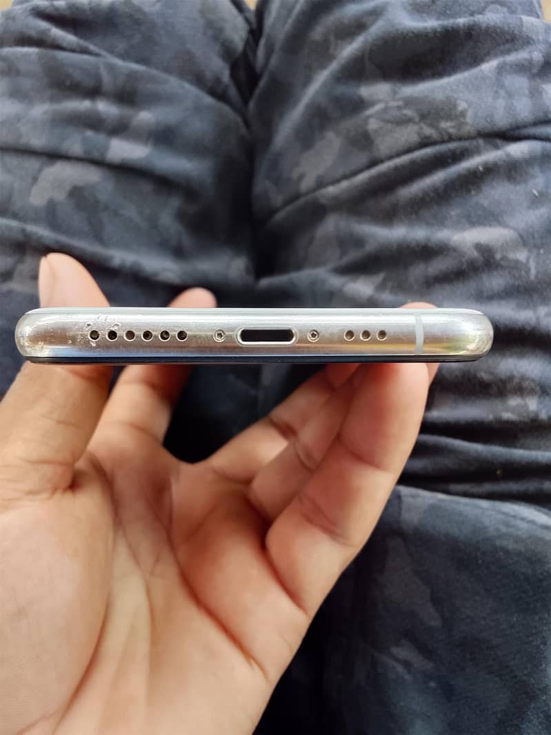 iPhone XS 5