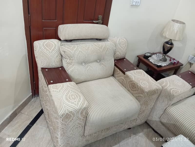 6 seater sofa. 1