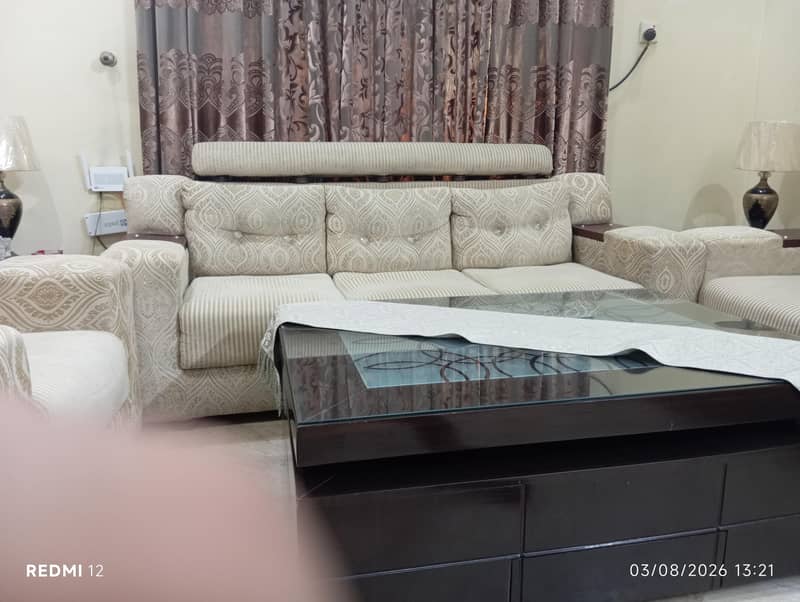 6 seater sofa. 5