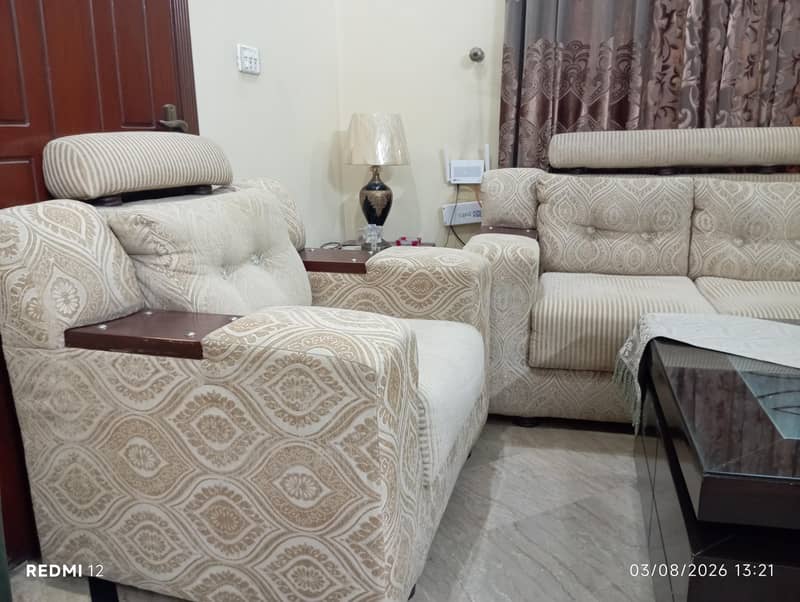 6 seater sofa. 6
