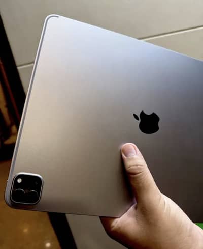 Apple iPad Pro 13 INCH 6TH GEN M2 Chip GRAY Colour
