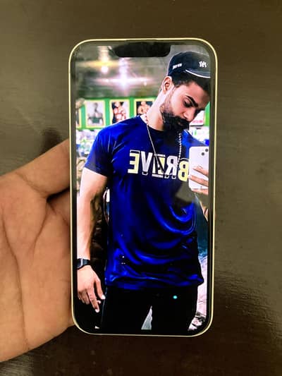 Apple iPhone 13