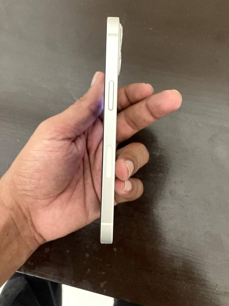 Apple iPhone 13 3