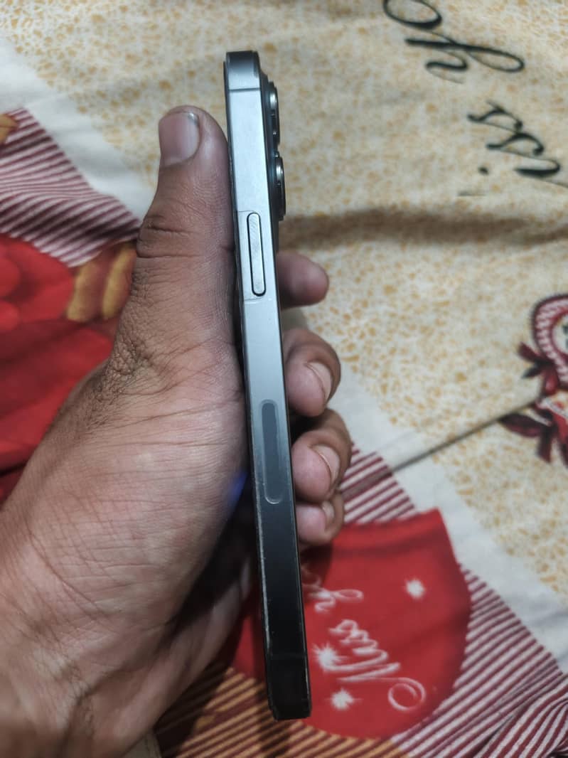 Apple iPhone 13 Pro 1