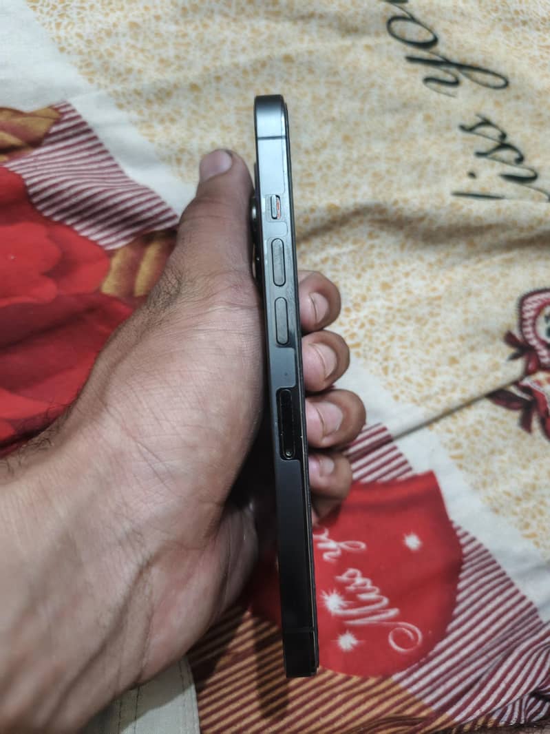 Apple iPhone 13 Pro 3