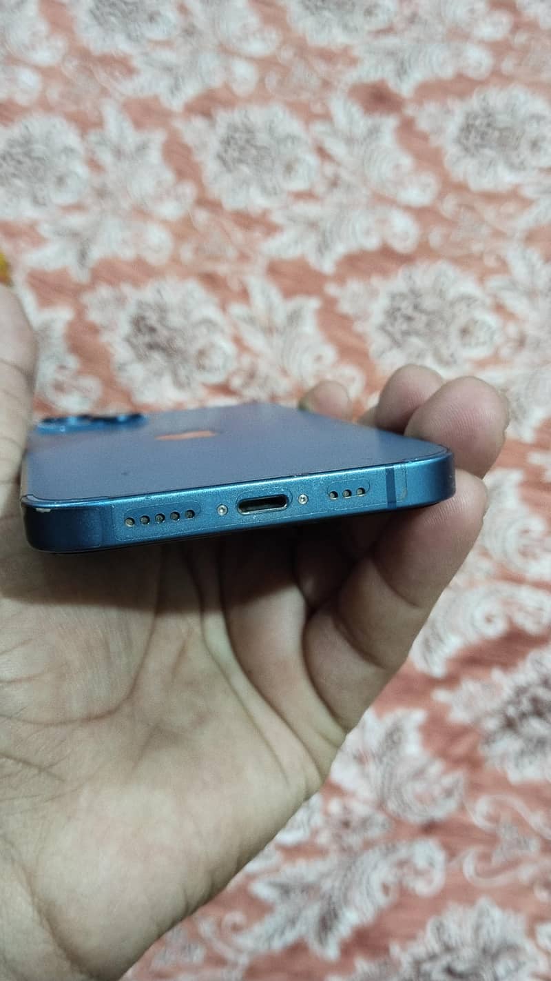 Apple iPhone 13 1