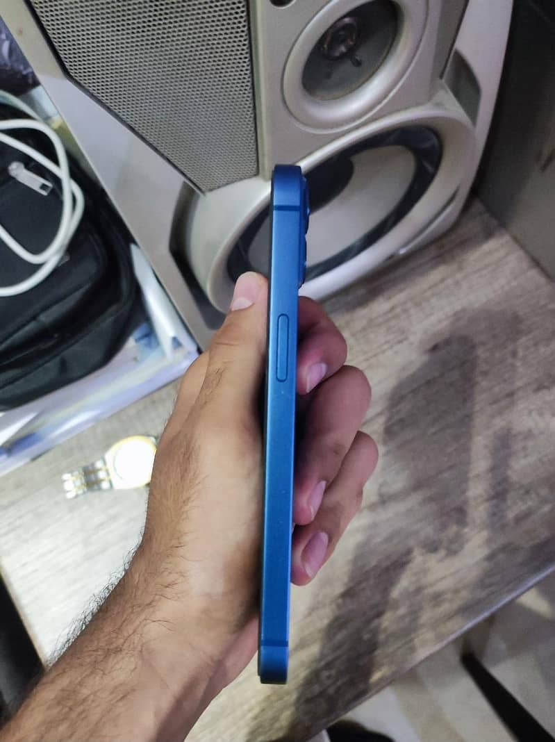 Apple iPhone 13 3