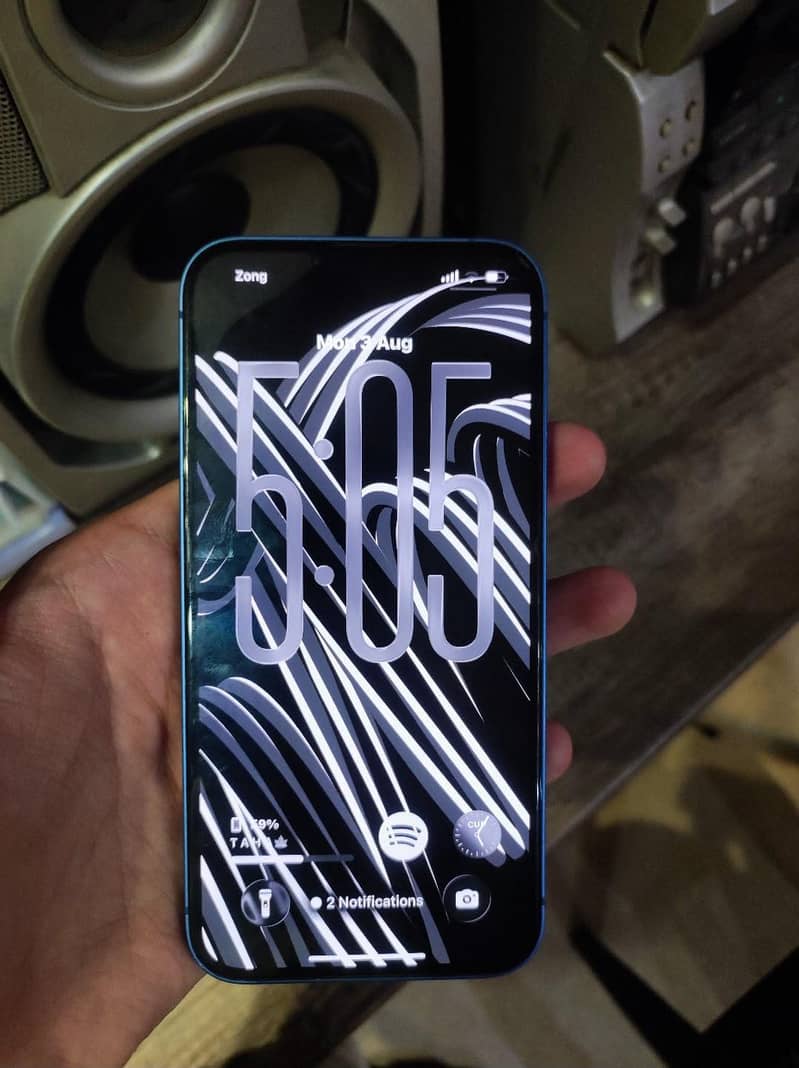 Apple iPhone 13 4