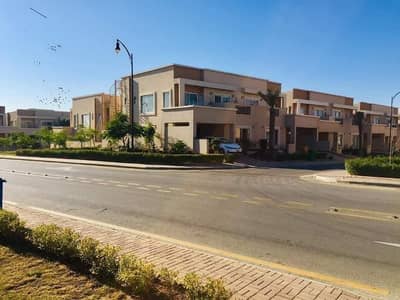 READY TO MOVE 235sq Yard 3Bed DDL Villas FOR SALE At Precinct-27 Close To Jinnah Avenue And London Bridge