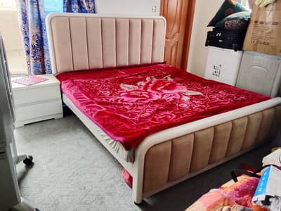 double bed and side table 0308/73/99/99/8