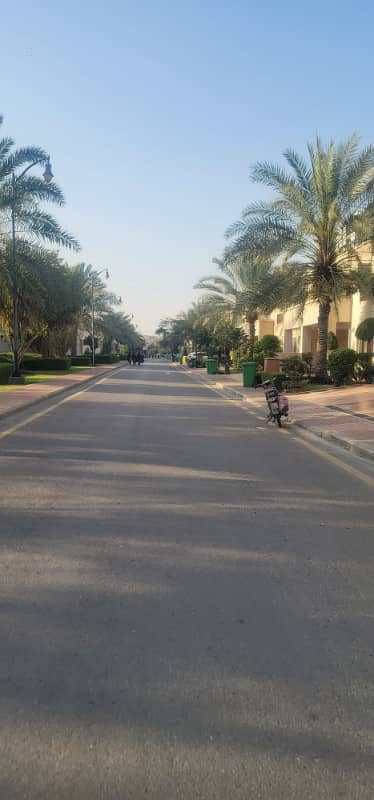 3Bed DDL 152sq Yd Villa FOR SALE At Precicnt-11B (All Amenities Nearby) Heighted Location Investor Rates