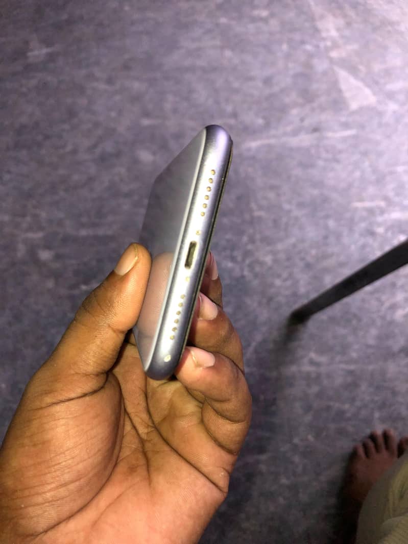 Apple iPhone 11 3