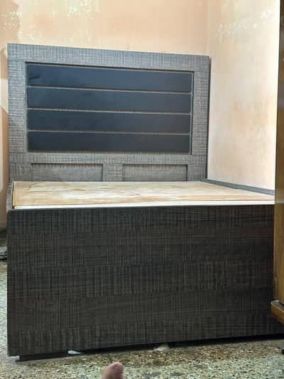 singleg bed