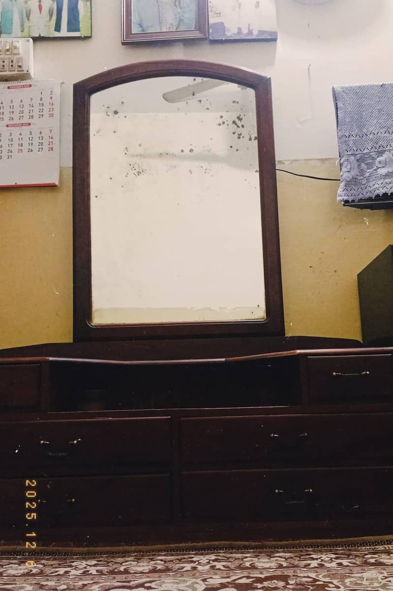 dressing table 0