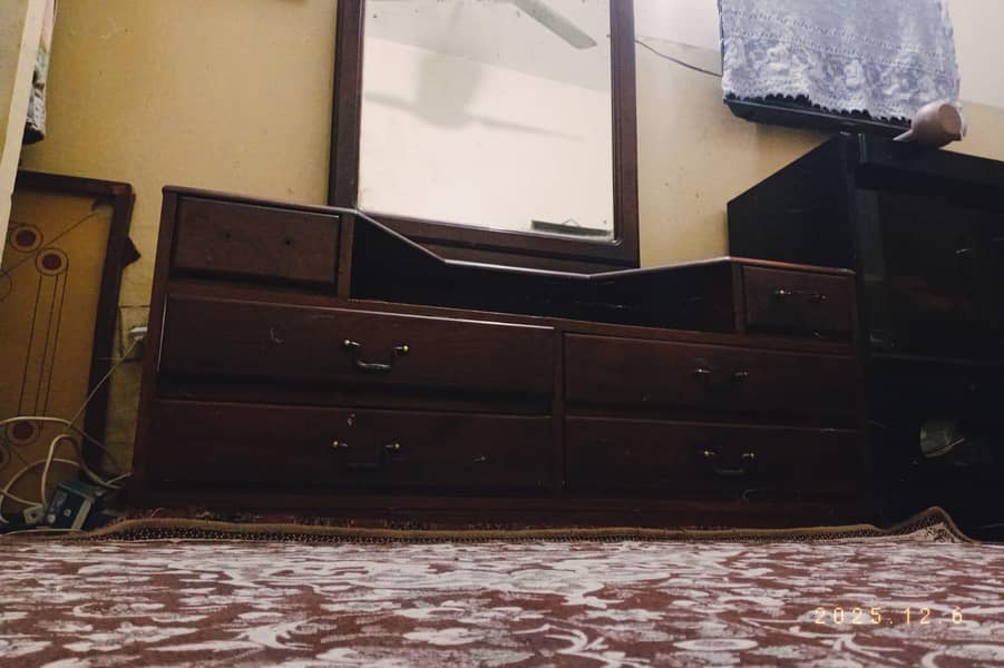 dressing table 1