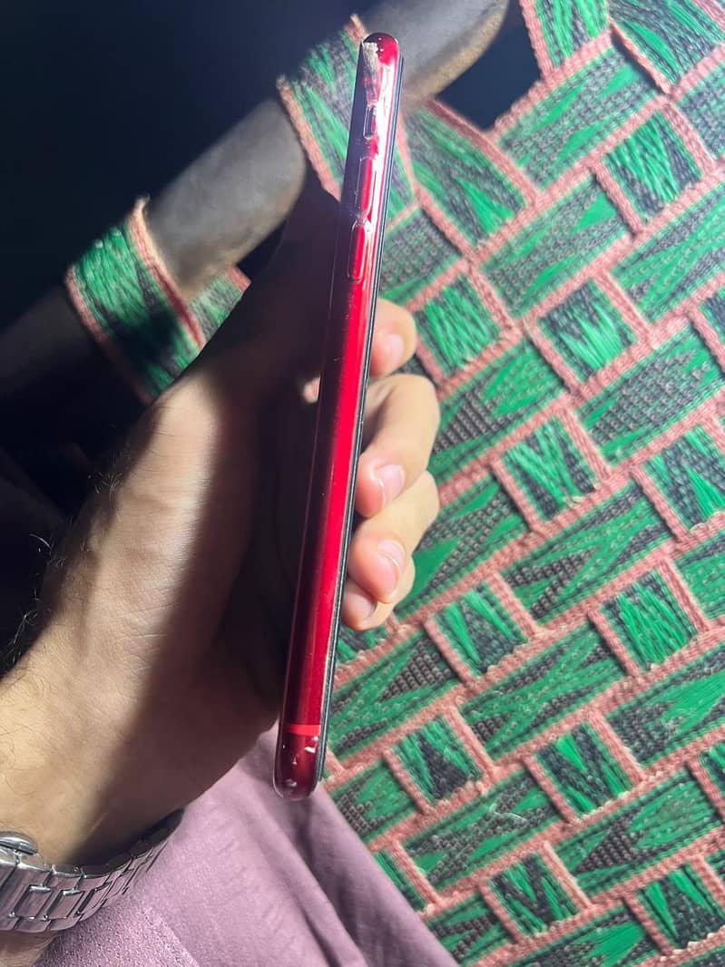 Apple iPhone 11 3