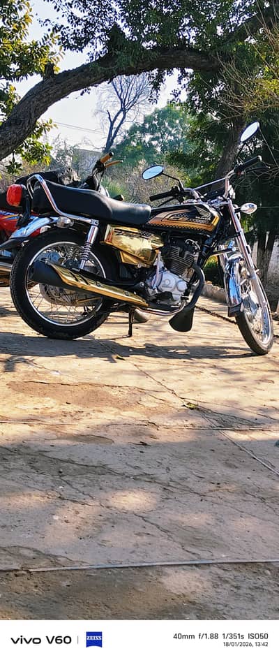sale Honda CG 125 self addition . Gold black