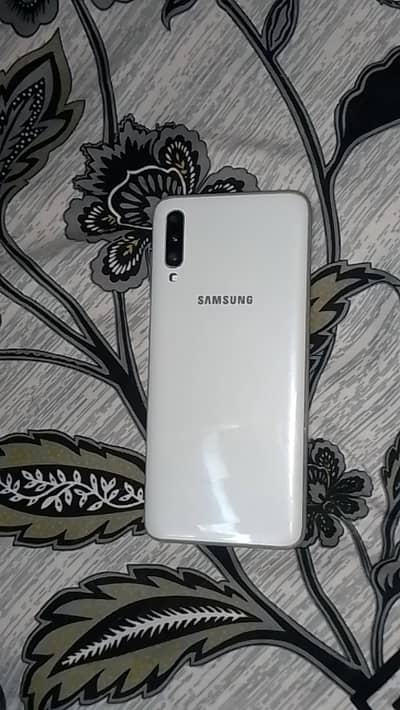 Samsung Mobile A70