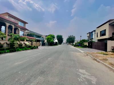 10 Marla Corner Plot For Sale In Lake City Sector M5