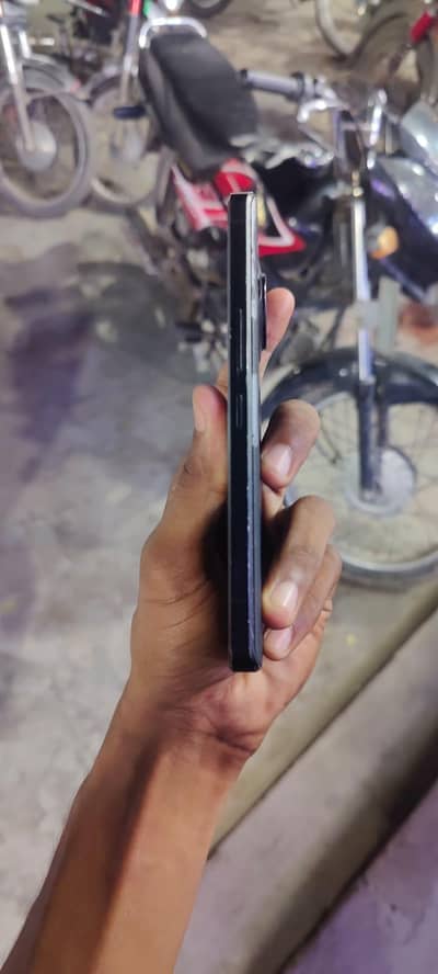 Sharp Aquos Sense7