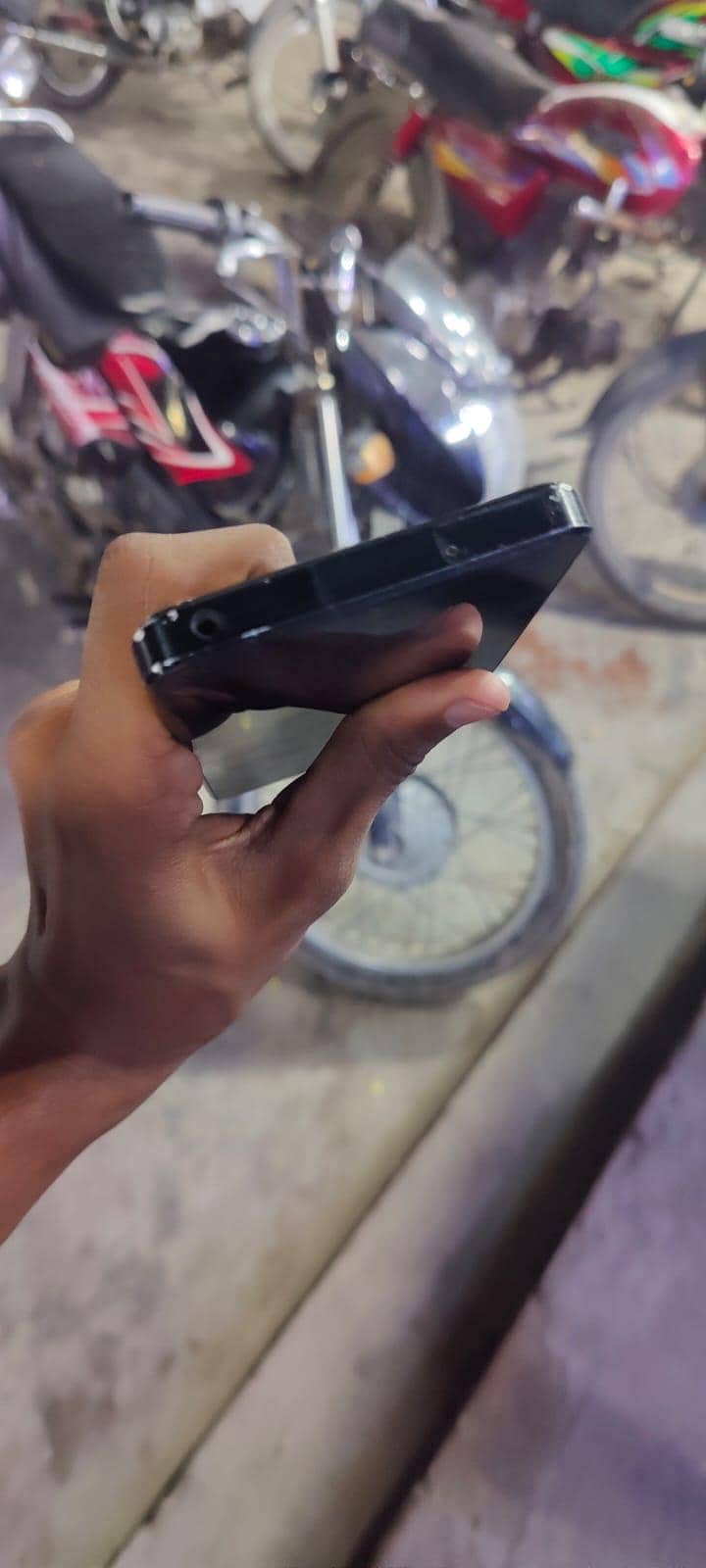Sharp Aquos Sense7 2