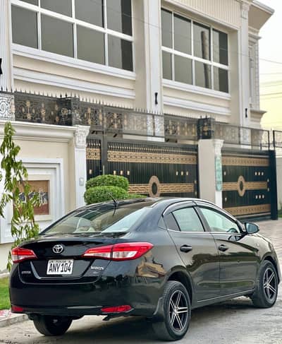 Driver+Helper Required for House
